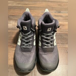 LNWOT OUTPulse salomon shoes